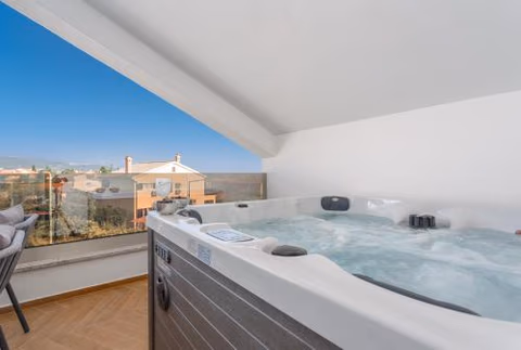 Villa Palma Krk Penthouse apartment with sea view and private jacuzzi — foto 4