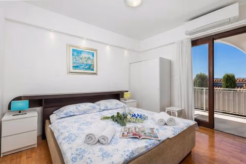 Family House Rose with Pool - Happy Rentals — photo 8