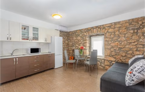 Cozy Home In Sveti Vid Dobrinjski — photo 5