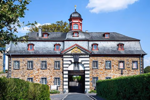 Schloss Hotel Burgbrohl — foto 1