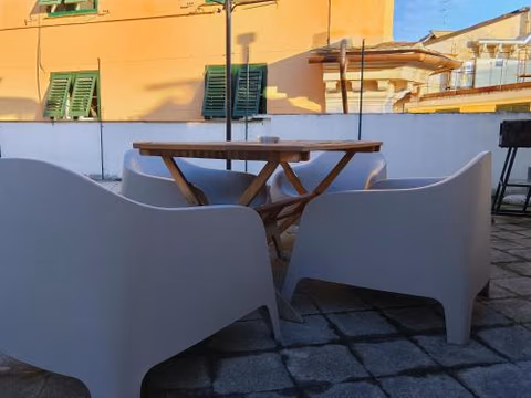 DOGE CAMBIASO- Davanti all'acquario - Grande terrazza privata - Palazzo Nobiliare Storico — foto 4