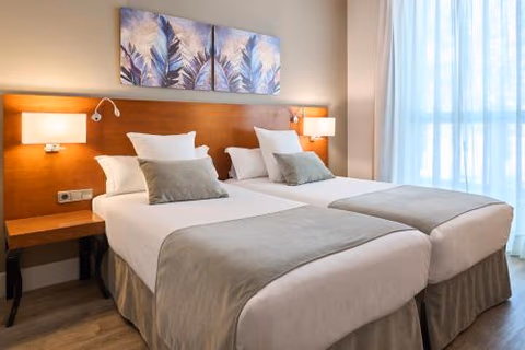 Hotel Puerta de Toledo — foto 1