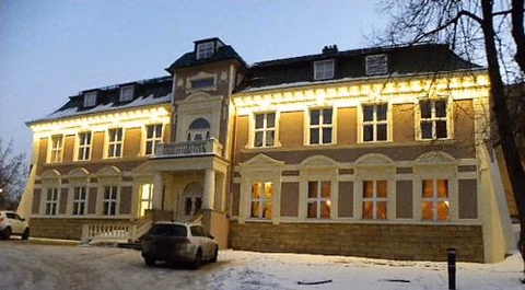 Pałac Dąbrowa — foto 1
