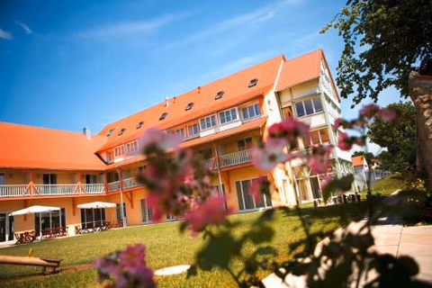 JUFA Hotel Nördlingen — foto 1