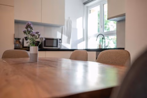Moderne Wohnung mit Parkplatz — foto 6