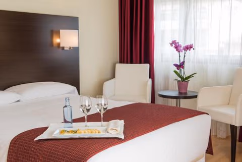 Hotel Santiago Apóstol — foto 1