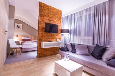 Hotel Falcon — foto 1