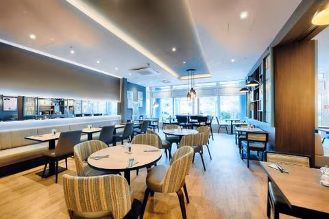 Premier Inn Köln City Centre — photo 4