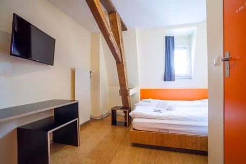 easyHotel Basel - self service and self check-in — foto 4