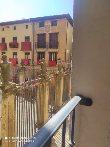 Cálido y acogedor apartamento en el corazón de Puente la Reina — foto 5
