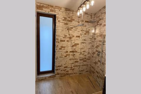 Newly renovated 2 rooms apartment downtown Nitra — foto 7