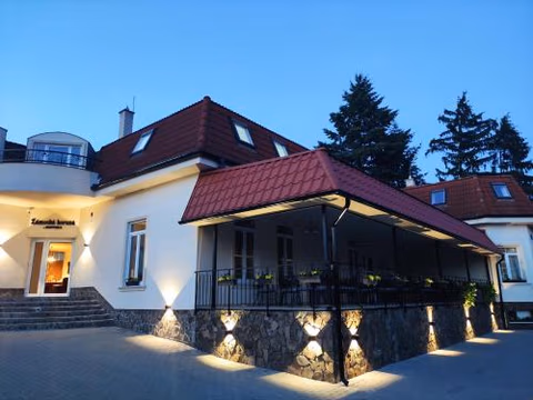 ZÁMOCKÁ KORUNA u Hoffera — foto 2