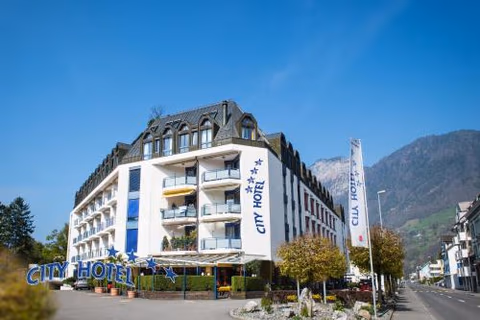 City Hotel — foto 1