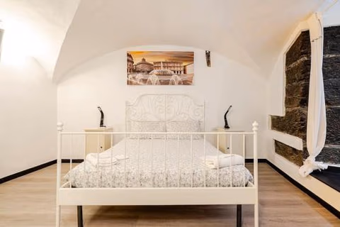 The First Porta Soprana Prione — foto 2