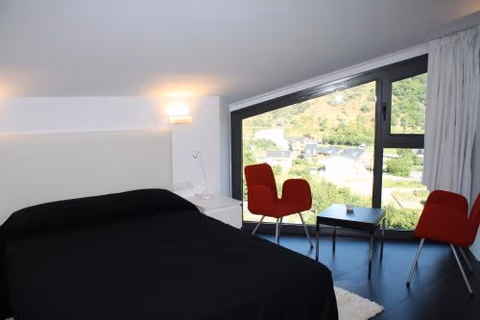 Hostal Tres Campanas — foto 1