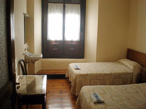 Hostal Paris — foto 8