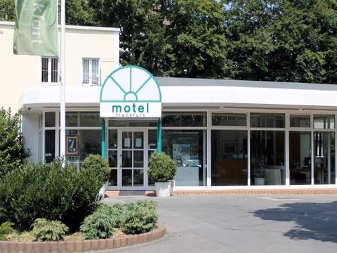 Motel Frankfurt — foto 1