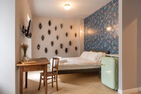 Regina Boutique Suites — photo 1