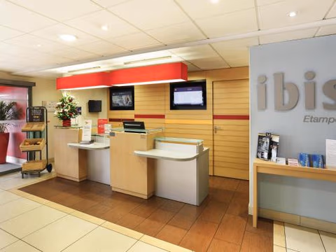 ibis Etampes — foto 2