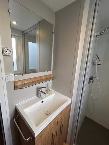 Chalet Aventura 1-6 pers- 3 slaapk- 2 badk- Berging- Inchecken al vanaf 13 uur - incl gebruik koffie en thee — foto 9