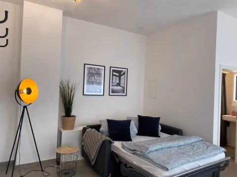 2-Zimmer-Apartment in Top-Altstadt-Lage mit Parken und Klimaanlage — foto 3