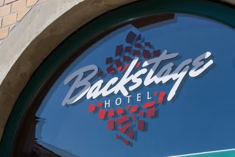 Backstage Hotel — photo 4