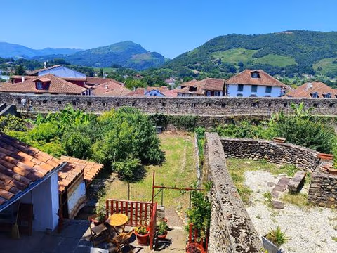 Auberge du Pèlerin Gîte de charme en pierre avec vue sur les montagnes — foto 3