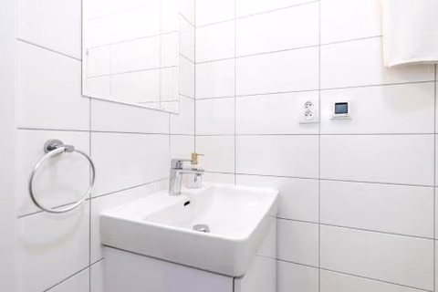 ALURE RESIDENCES 12 & 24h self check-in & private parking next to the apartment building included, CITY CENTER right on SNP Square in a quiet passage, new building, best deal in town — foto 6