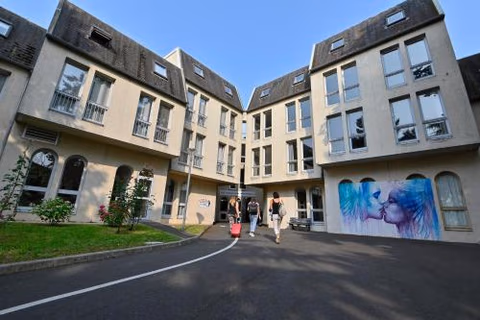 AUBERGE DE JEUNESSE D'ORLEANS — foto 1