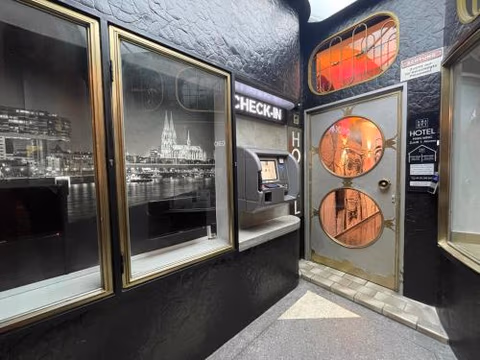 SMARTY Cologne Dom Hotel - Boardinghouse - KONTAKTLOSER SELF CHECK-IN — foto 3