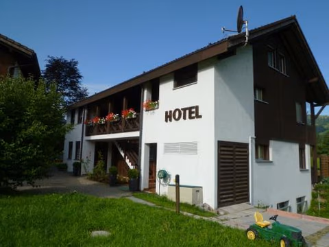 Hotel Bahnhof — foto 1