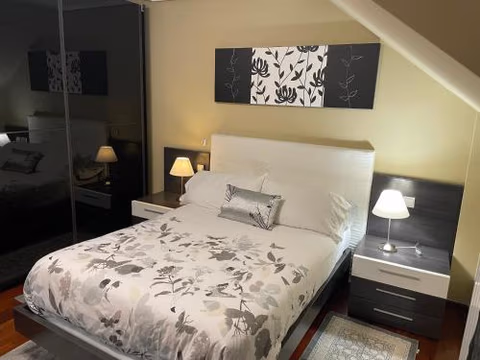 Habitaciones en chalet con jardín — foto 4
