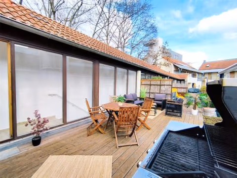 Design Apartment für bis zu 4 im 2 OG, modern, Dachterrasse, Grill, ruhige Lage, Disney plus, Wii, LAN und WLAN — foto 3