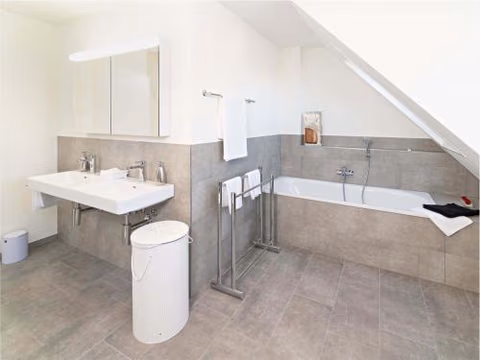 Exklusive 5,5 Zimmer Wohnung für Familien und Business — foto 3