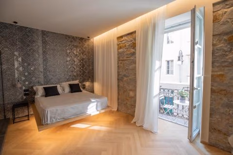 S1 Luxury Suites and Rooms — photo 3
