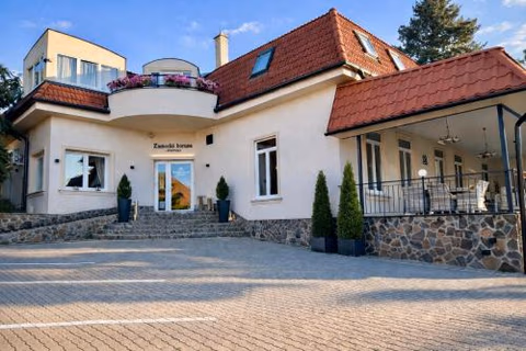 ZÁMOCKÁ KORUNA u Hoffera — foto 1