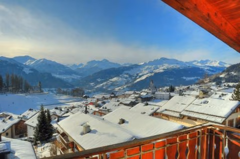 Casa Ansiel - 2.5 Zimmer Ferienwohnung am Sonnenhang von Falera — foto 1