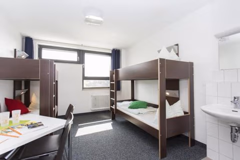 Jugendherberge City-Hostel Köln-Riehl — photo 1