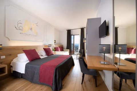 Hotel La Cisterna — foto 1