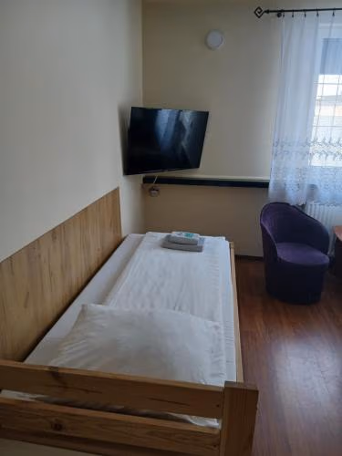 ETNA - Hostel -Noclegi Rzeszów 24 Pokoje -PARKING- — foto 3