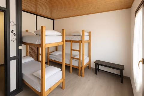 Albergue Tritón - Villanúa — photo 1