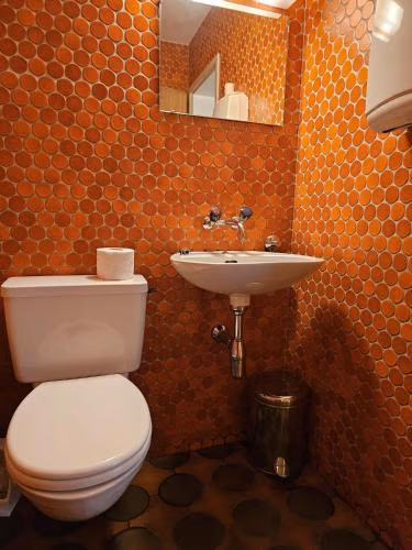 Privatzimmer -Neptun- mit gemeinsamer Küche und Bad in der Altstadt Chur — foto 6