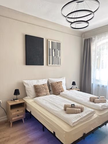 Modern luxury apartment central parking — photo 1
