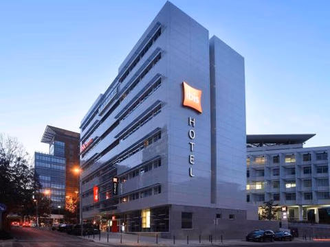 Hotel Ibis Lisboa Parque das Nações — foto 1