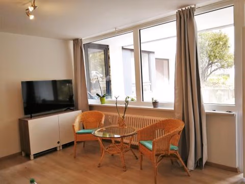 Central-Apt at Lake, CityCenter 5min, Fair 18min!!! — foto 5