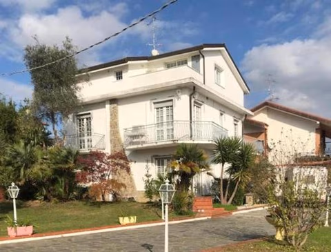 VILLA FELICE — foto 1