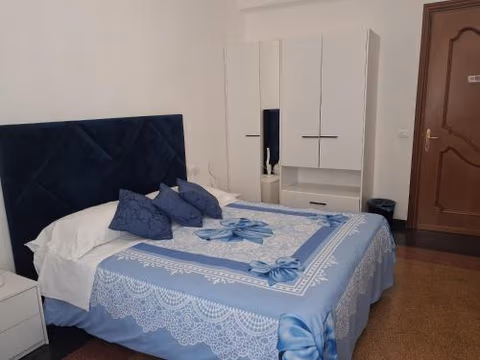 LA LANTERNA DI ANGELO rent rooms and apartments free parking on the street front — foto 8
