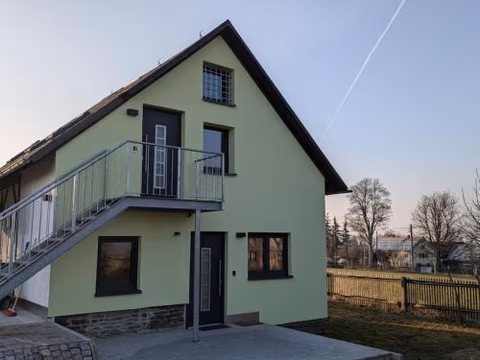 Holiday home in Oelsnitz with swimming pool — photo 1