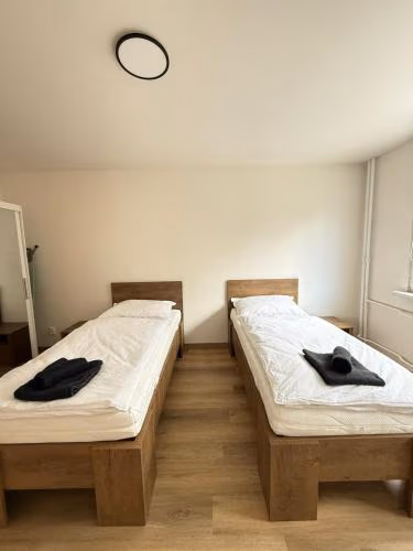 Mid-Town Spacious Apartment — photo 9