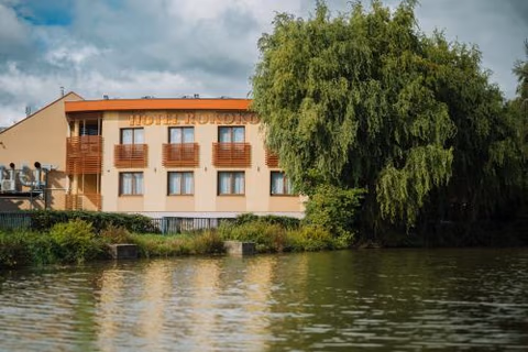 Hotel Rokoko Košice - free parking — foto 1
